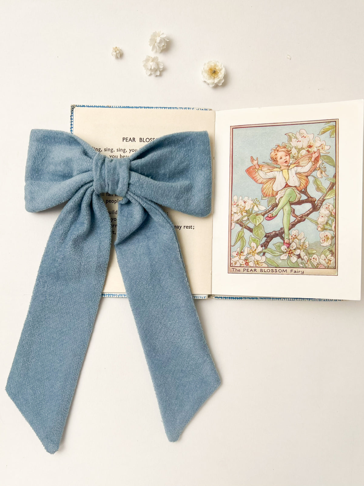 Runaround Retro Party Bow Clip - Eggshell velvet