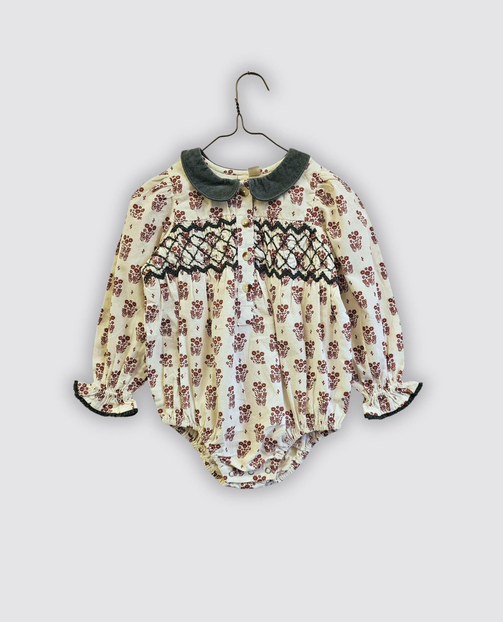 Sample romper 3-4 years