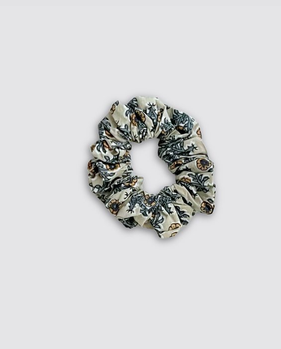 Scrunchie - Thistle floral
