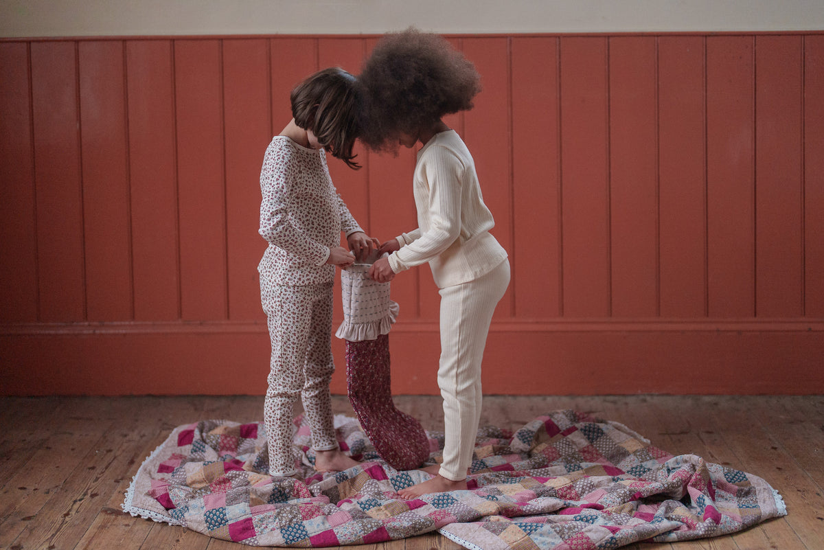Christmas Stocking - Clove Floral aw26