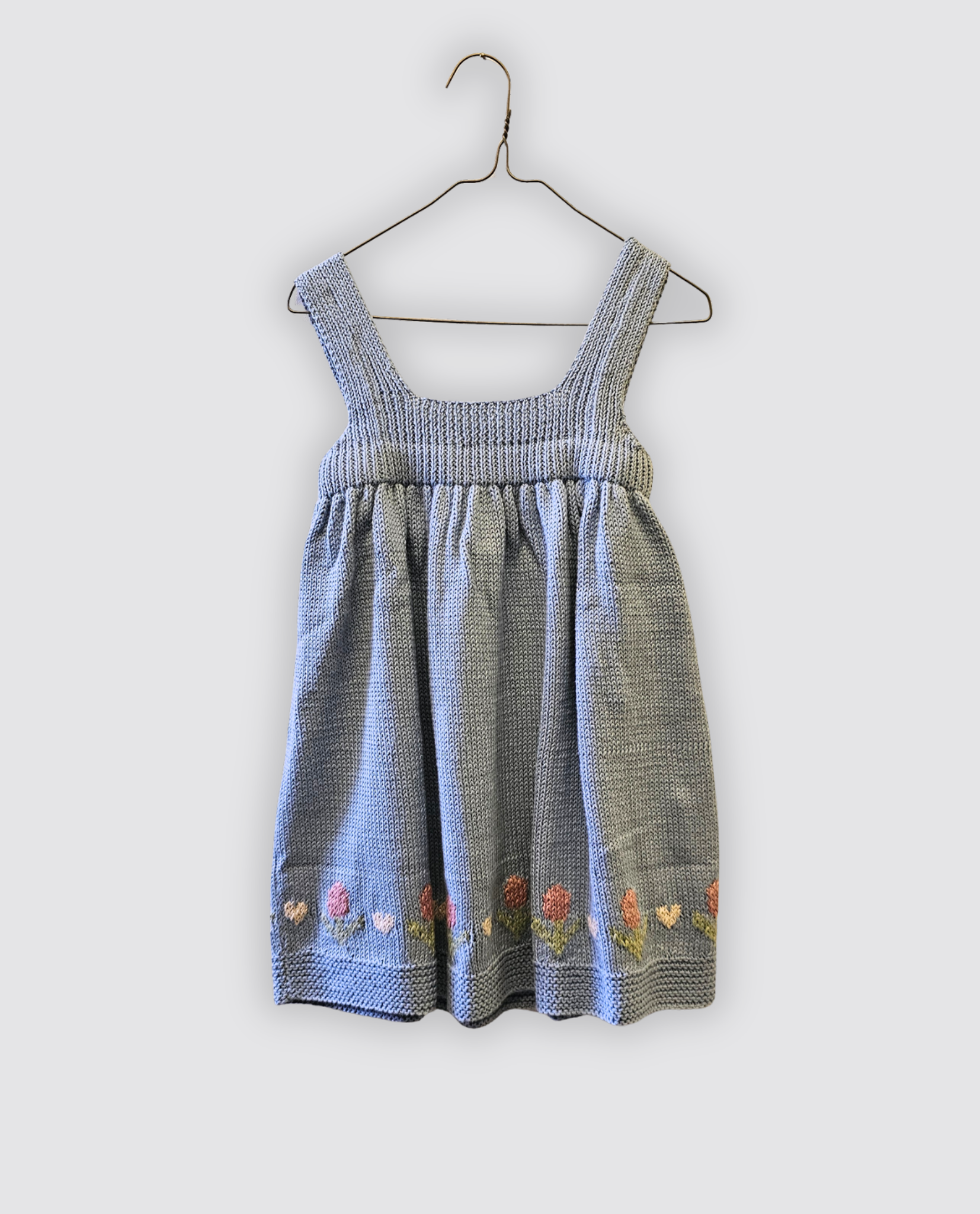 Hand-knitted pinafore (Sample)