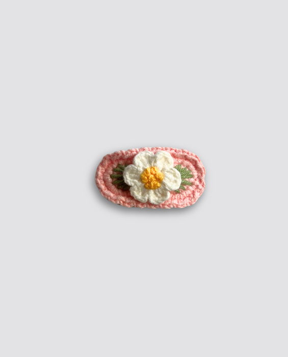 Crochet hair clip pink daisy oblong